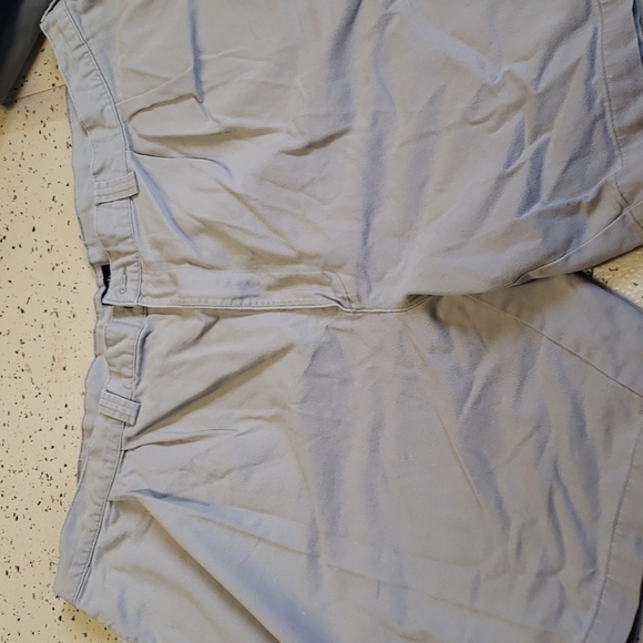 𝅺izod men's khaki shorts size 48 good condition - Picture 1 of 6